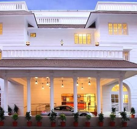 Thrissur Hotel Luciya Palace מראה חיצוני תמונה