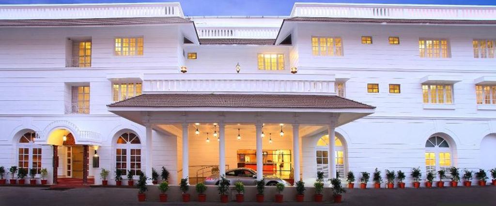 Thrissur Hotel Luciya Palace מראה חיצוני תמונה
