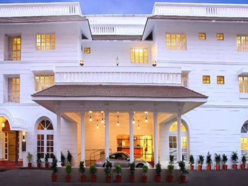 Thrissur Hotel Luciya Palace מראה חיצוני תמונה